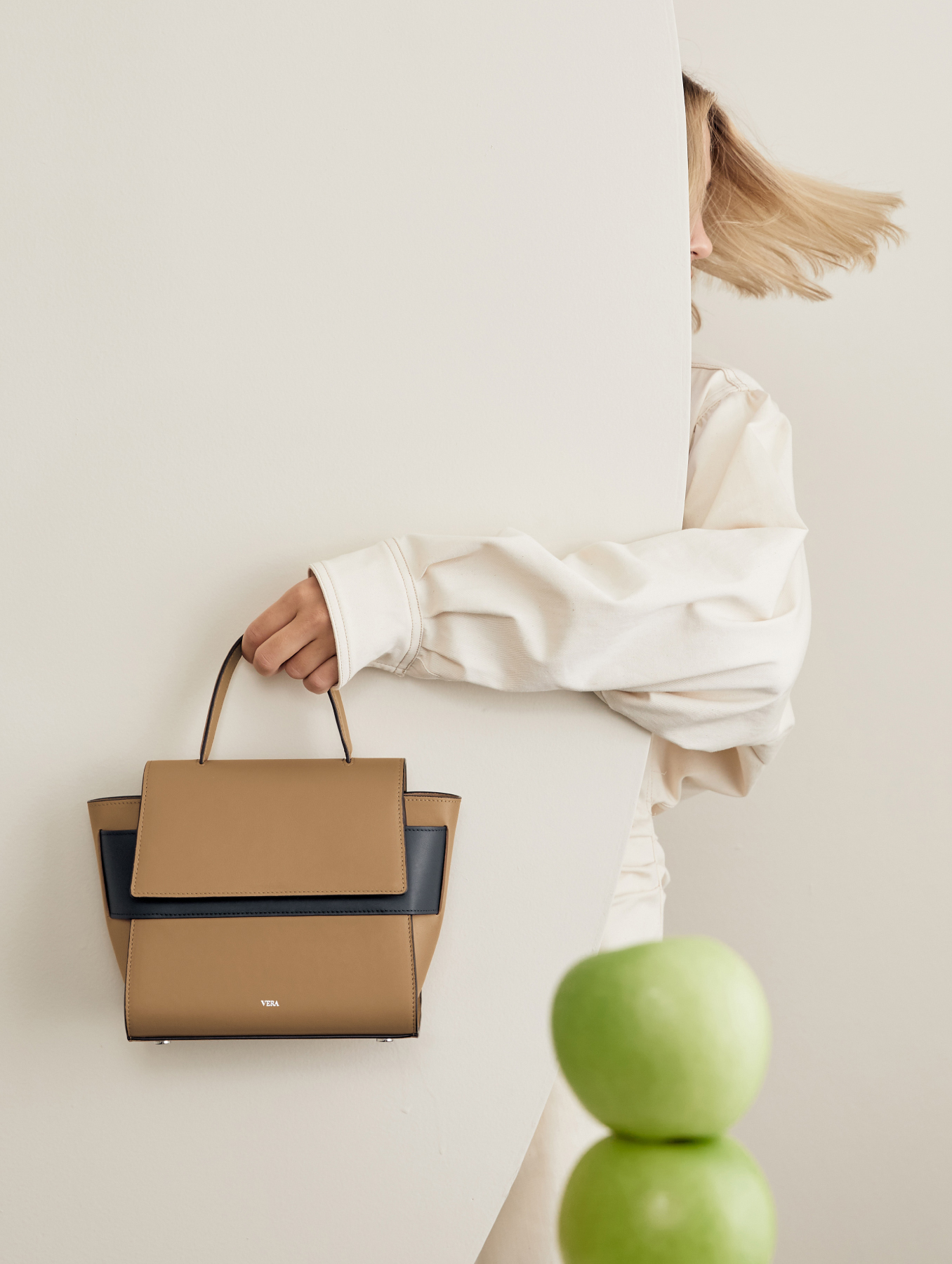VERA Margo as Handbag