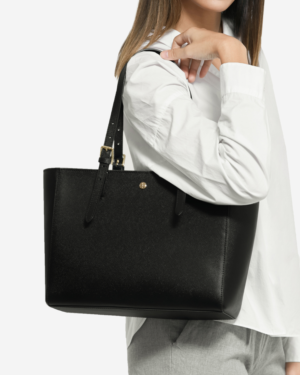 VERA The First Bag in Black